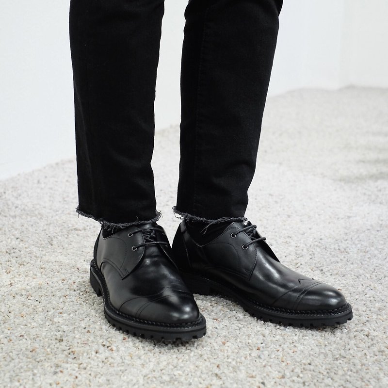 Black patchwork wingtips - รองเท้าลำลองผู้ชาย - หนังแท้ สีดำ
