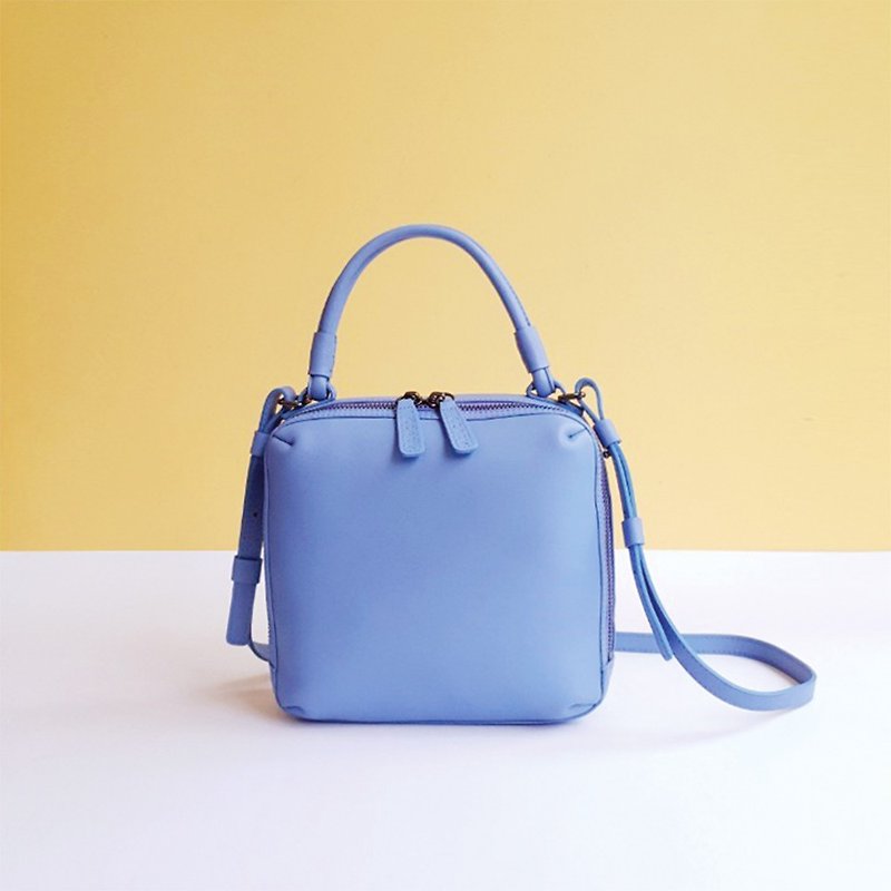 Audrey Leather Box Bag in Blue - 側背包/斜背包 - 真皮 藍色