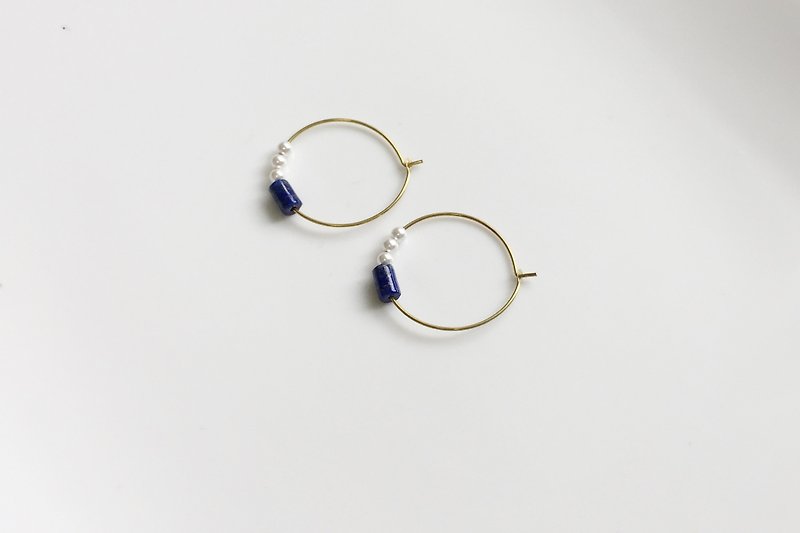 Round Pearl Brass Shape Earrings - ต่างหู - โลหะ สีน้ำเงิน