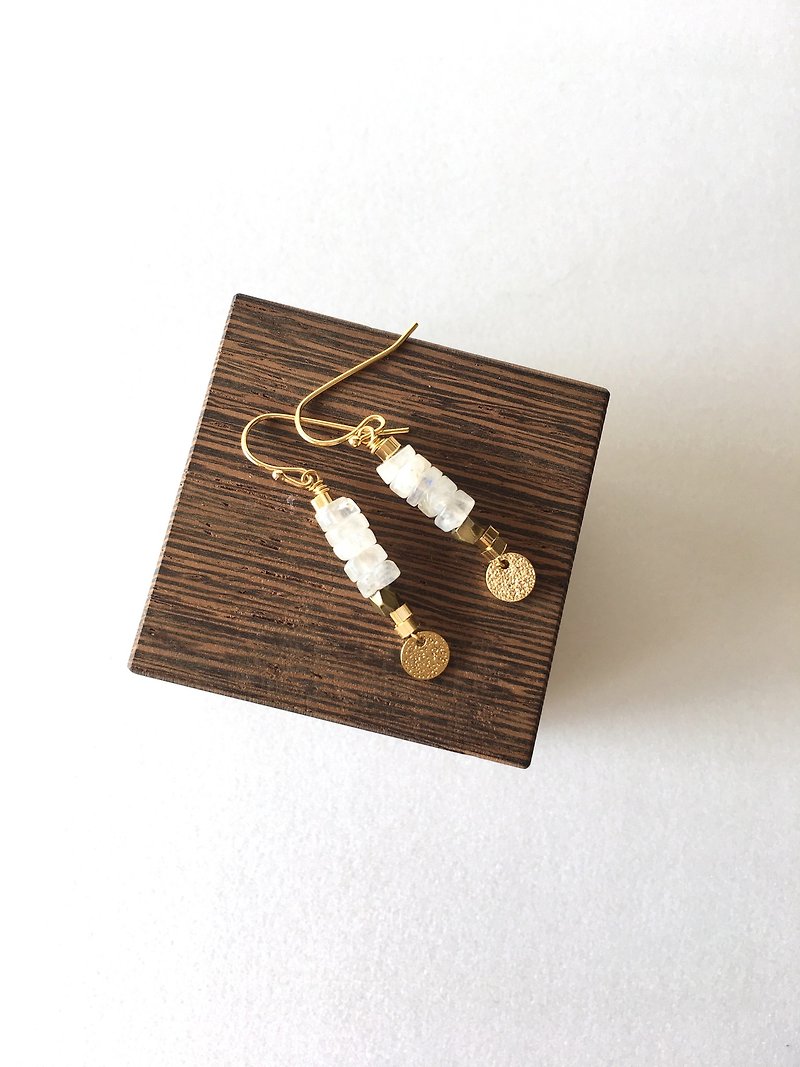 Moonstone and brass beads hook-earring / clip-earring / 14kgf hook-earring - ピアス・イヤリング - 石 ホワイト