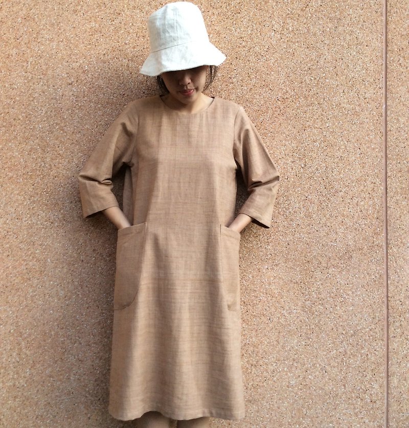 hand-woven cotton fabric with natural dyes dress(brown) y5 - 連身裙 - 棉．麻 