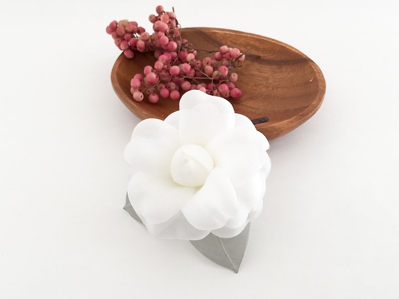 Corsage: Tsubaki - White - Sirotae - - เข็มกลัด/ข้อมือดอกไม้ - ผ้าไหม ขาว