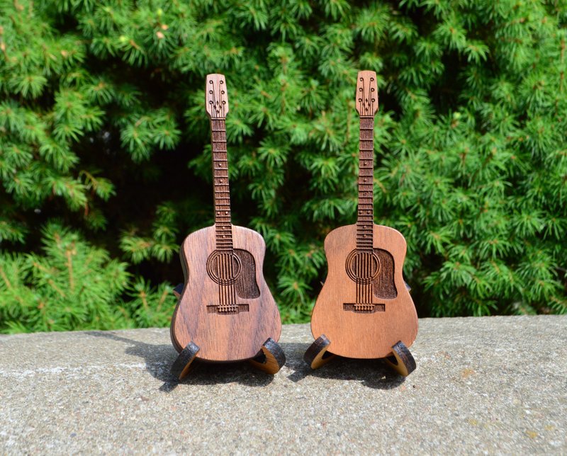 Guitar box for pick with stand for personalized gift, Custom pick holder - Guitars & Music Instruments - Wood Brown