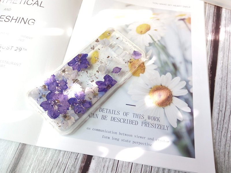 Pressed flowers phone case, Purple Larkspur - เคส/ซองมือถือ - พลาสติก สีม่วง