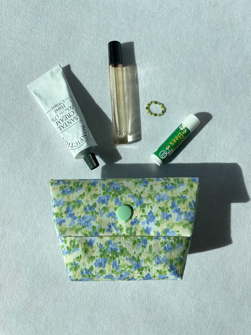watercolor green pouch - 化妝包/收納袋 - 棉．麻 