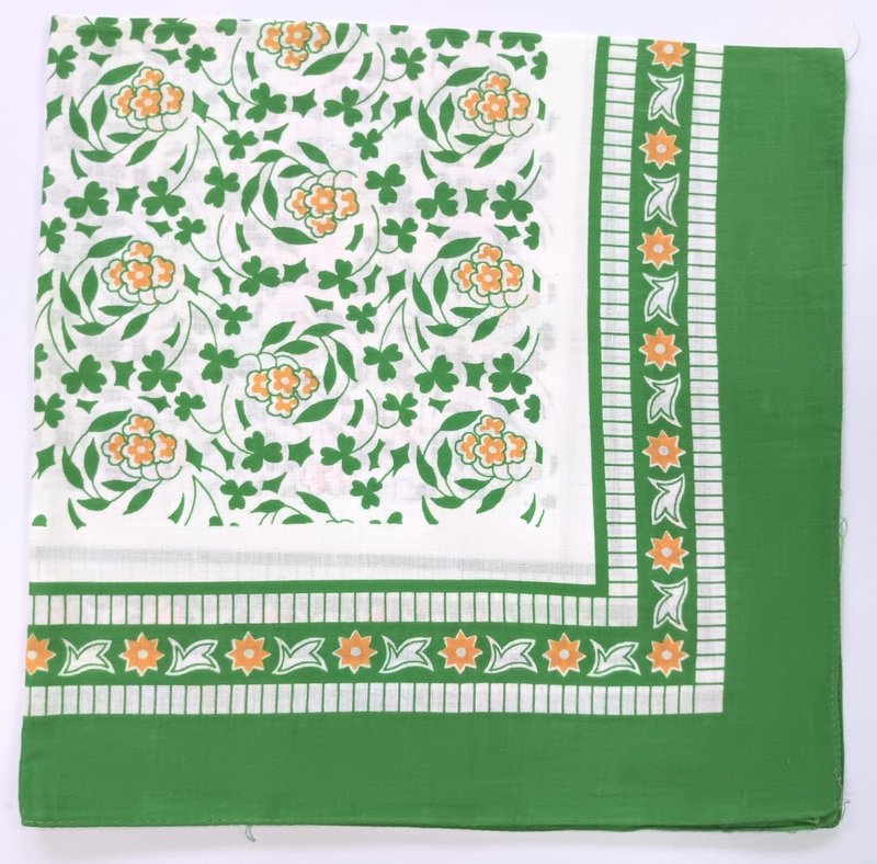 Green Floral Bandana, 21 x 20 inches, Cotton, Floral Bandana, Holiday Gifts - 絲巾 - 棉．麻 綠色
