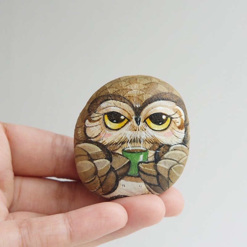 Little Owl stone painting. - ตุ๊กตา - หิน สีนำ้ตาล