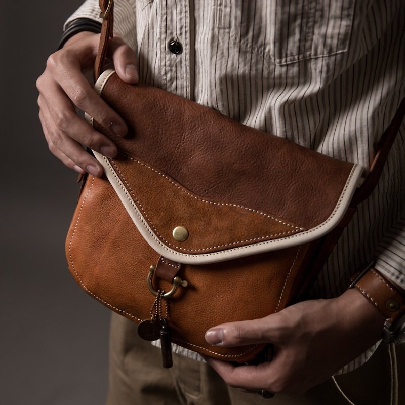 HEYOU Handmade - The Wayfarer's Bag - Messenger Bags & Sling Bags - Genuine Leather Brown
