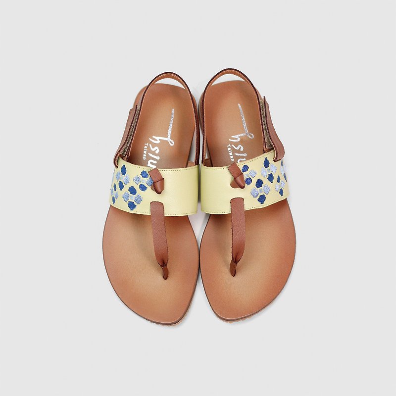 Hsiu-embroidery sandals - รองเท้ารัดส้น - หนังแท้ สีเหลือง