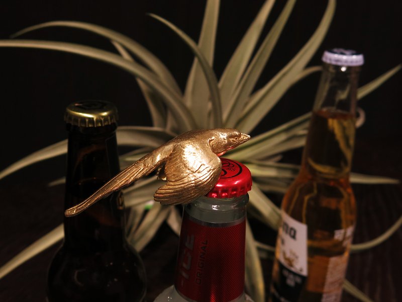 Taiwan Blue Magpie (Bottle opener) - ที่เปิดขวด/กระป๋อง - ทองแดงทองเหลือง สีทอง