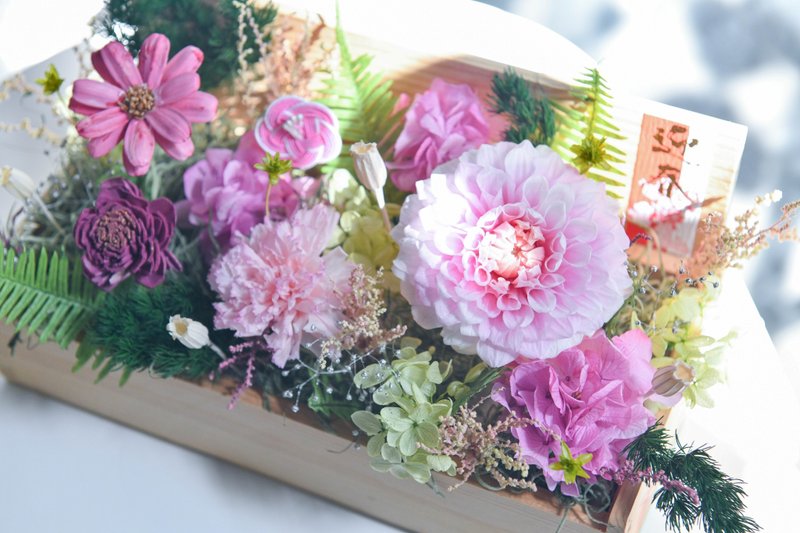 Flower Arrangement Course New Year Peach and Ginseng Flower Box│Dahlia Flower Box - จัดดอกไม้/ต้นไม้ - พืช/ดอกไม้ 