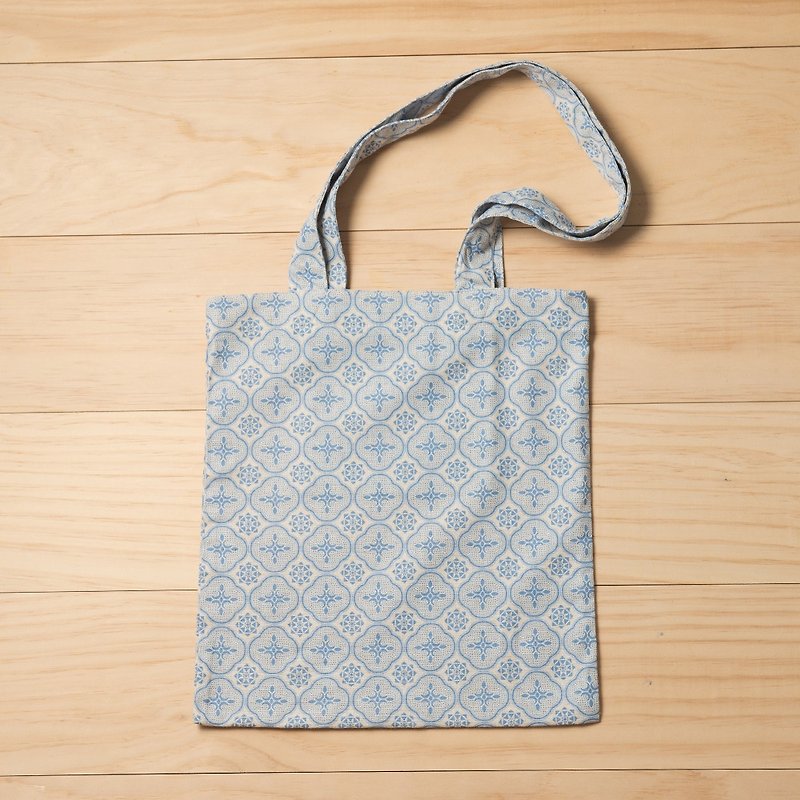 Easy Shopper Bag/Begonia Glass Pattern/Bonnie Blue - กระเป๋าถือ - ผ้าฝ้าย/ผ้าลินิน สีน้ำเงิน