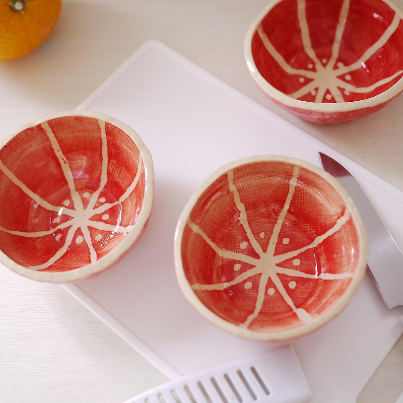 Small bowl of fruits [pink grapefruit] - จานเล็ก - ดินเผา สีแดง