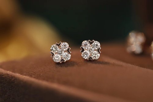 Joiel Fine Jewelry Designs 全天然18K金真鑽石耳環 時尚心形爪鑲