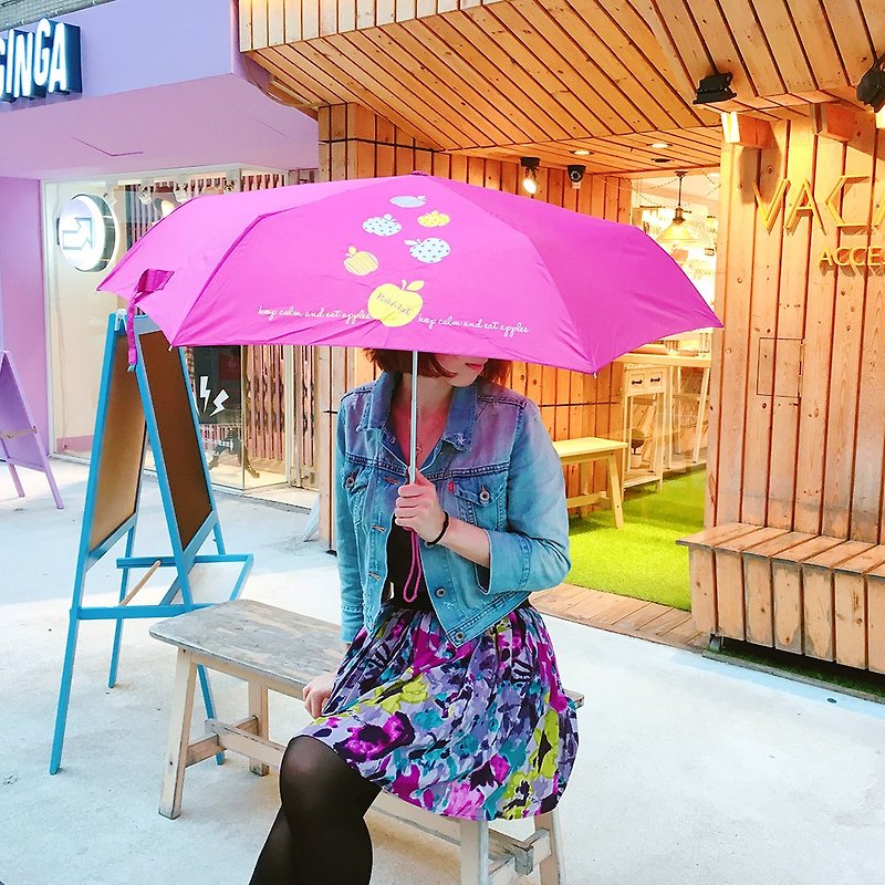 [台湾の文化的、創造的な雨の話]小さなリンゴのUV耐性パラシュート折り畳まれた手を - 傘・雨具 - 防水素材 多色