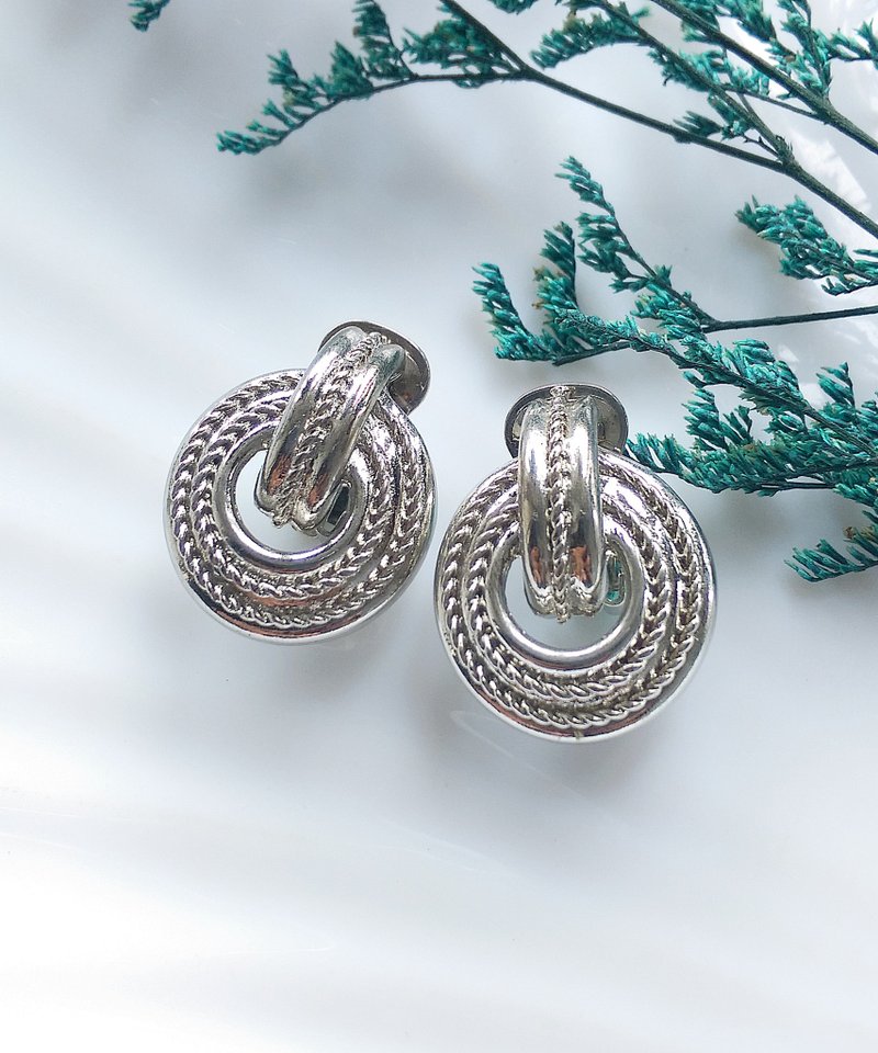Vintage Jewelry 西洋古董飾品 KERISSA 銀色調 門環圈 夾式耳環 - 耳環/耳夾/耳骨夾 - 其他材質 金色