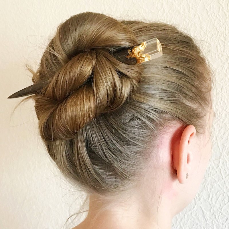 Minimalist hair stick, Wooden hair pin with resin and gold leaf, Hair Accessorie - เครื่องประดับผม - ไม้ สีนำ้ตาล