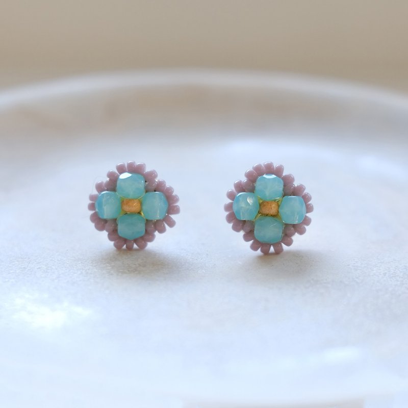 Opal Teal Flower Earrings - ต่างหู - แก้ว สีน้ำเงิน