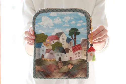 BeePatchwork Soft iPad Case made in Japanese patchwork style. Tablet sleeve.