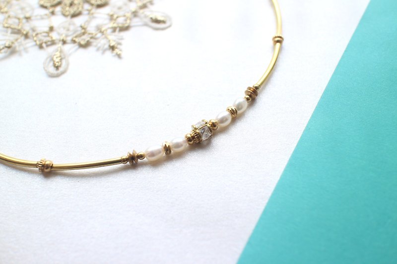 White pearls handmade bracelet - Bracelets - Copper & Brass White