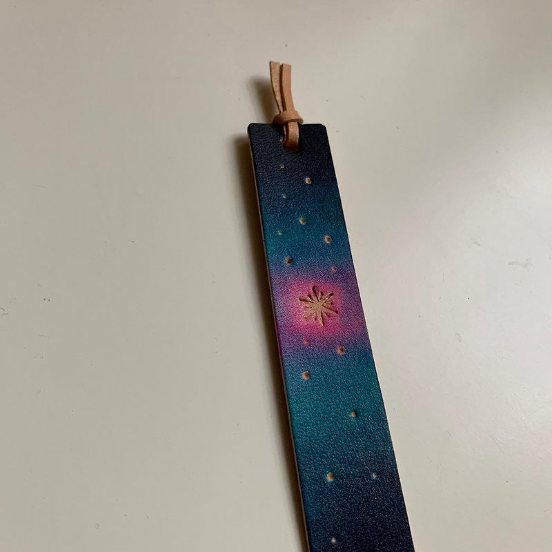 【The brightest place in the universe. Hand-dyed leather-carved bookmark] Meditation scenery custom-imprinted gift - Bookmarks - Genuine Leather Blue