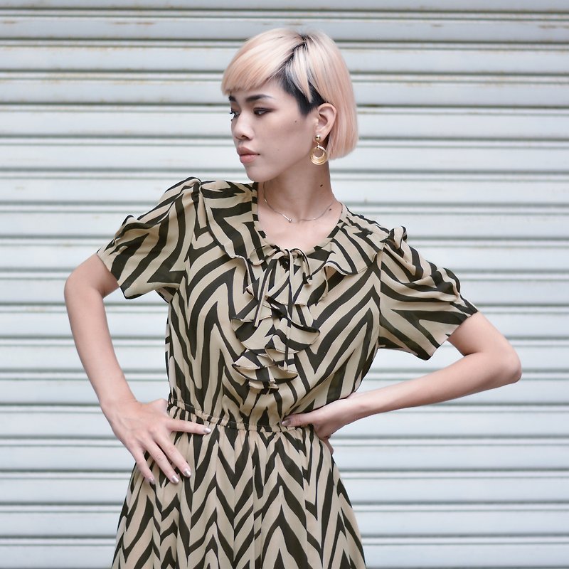 Lei Yin | Japanese vintage short-sleeved dress - ชุดเดรส - วัสดุอื่นๆ 
