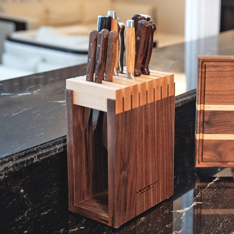 Designed in New York American Hardwood Craftmade Knife Block - มีด - ไม้ สีนำ้ตาล