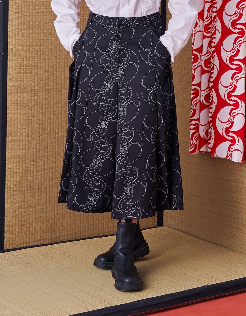 INF 24AW Japanese hakama-style Deconstructed Wide Shorts (Black printing) - Women's Pants - Polyester Black