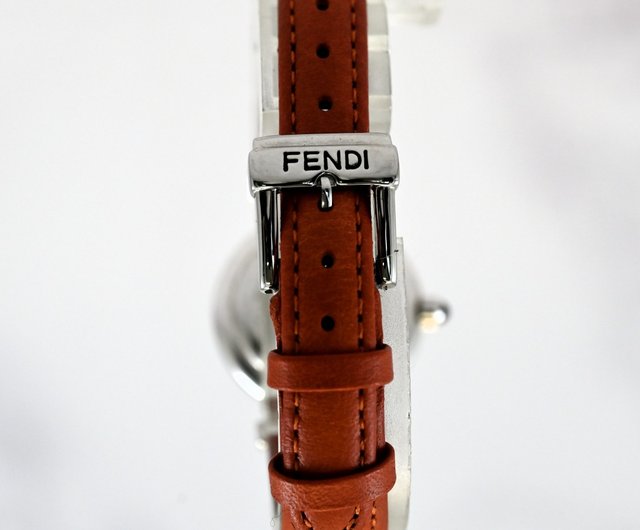 ヴィンテージ FENDI レディース腕時計 クォーツ 革ベルト 23mm