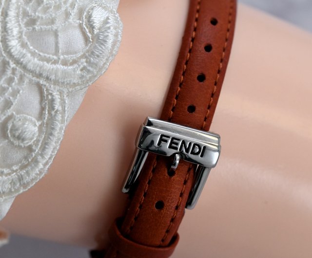 ヴィンテージ　FENDI 腕時計 クォーツ ヴィンテージ FENDI レディース腕時計 クォーツ 革ベルト 23mm