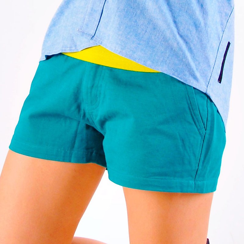 飽和純色彈性斜插口袋低腰合身短褲-湖水綠 - 女裝 短褲/牛仔短褲 - 棉．麻 綠色