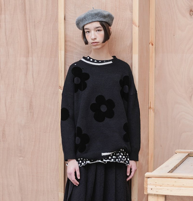 Black large flower irregular sweater - imakokoni - Women's Tops - Other Materials Black