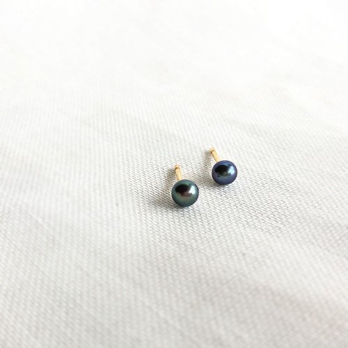 y-o 高品質High Luster 5A Quality Black Pearl Stud Earrings