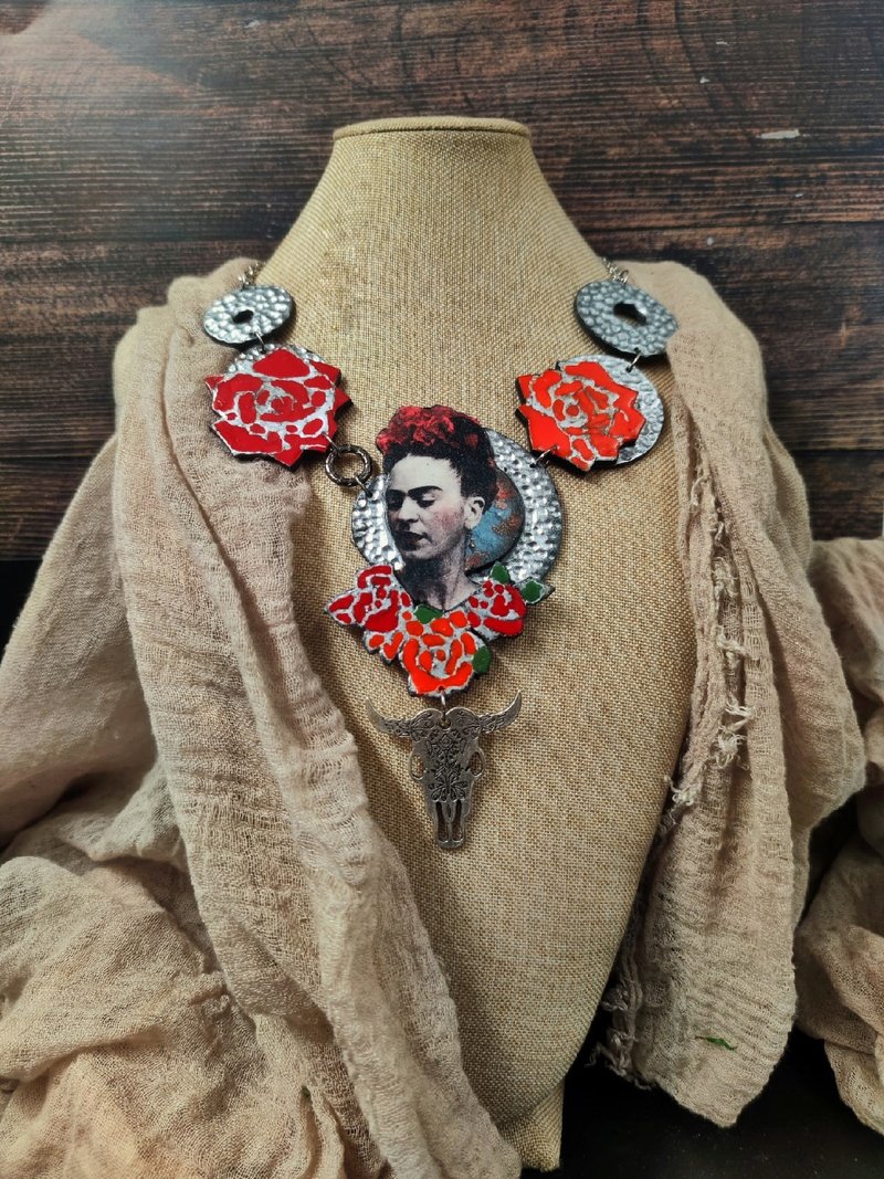 Frida Kahlo Statement necklace bull skull Bib necklace wearable art - Necklaces - Plastic Multicolor