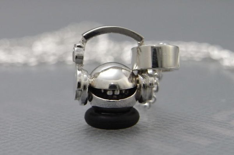 head phone smile ball pendant nano (s_m-P.17) 微笑 銀 垂饰 颈链 项链 头戴式听筒 双耳式耳机 头戴式受话器 - สร้อยคอ - เงินแท้ สีเงิน