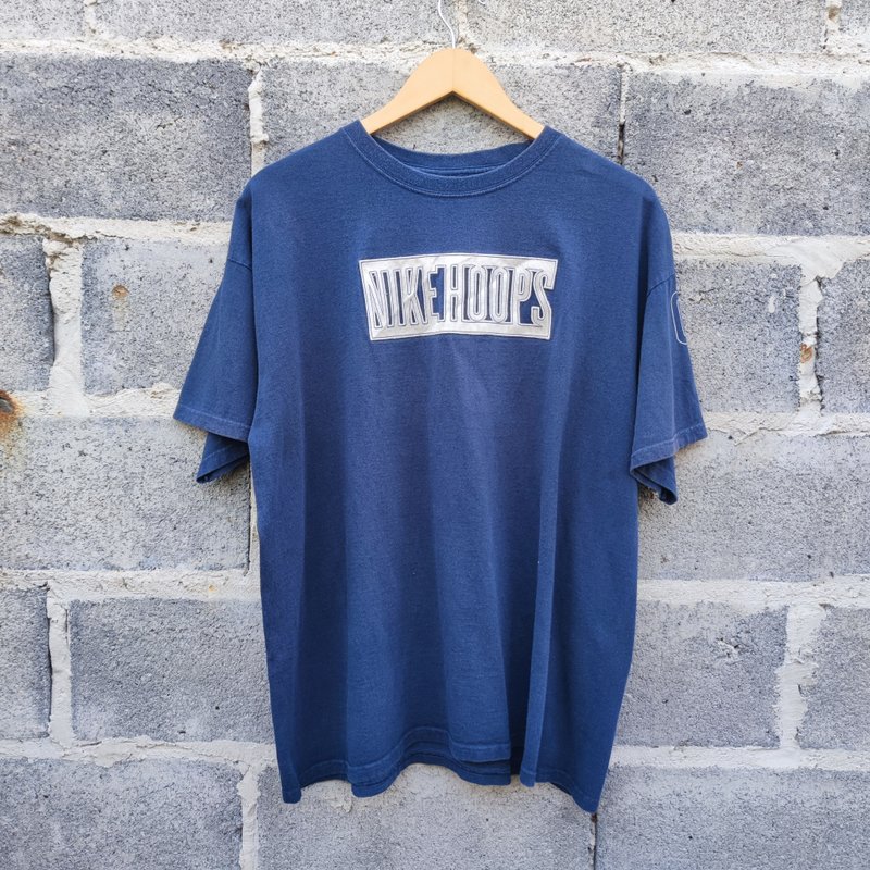 Vintage Y2K Nike Hoops Basketball Spell out Logo T Shirt - 男 T 恤 - 棉．麻 藍色