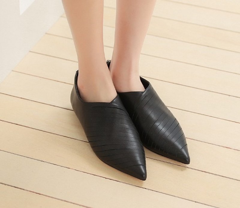 Vague secant soft flat bottom low heel leather bag shoes black - รองเท้าหนังผู้หญิง - หนังแท้ สีดำ
