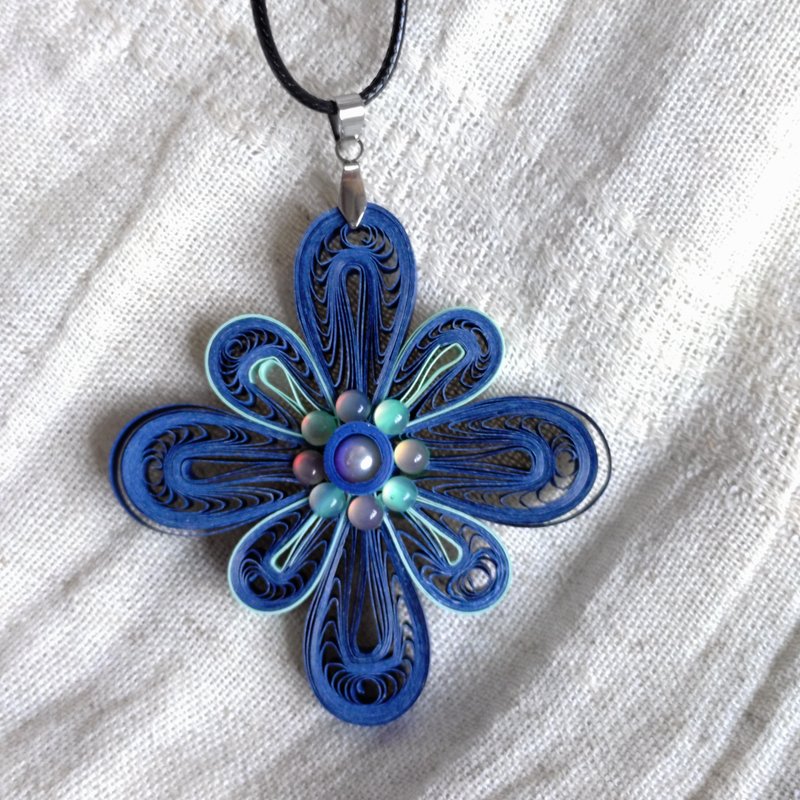 長版藍底八瓣深藍芯捲紙珠飾項鍊 - 項鍊 - 紙 藍色