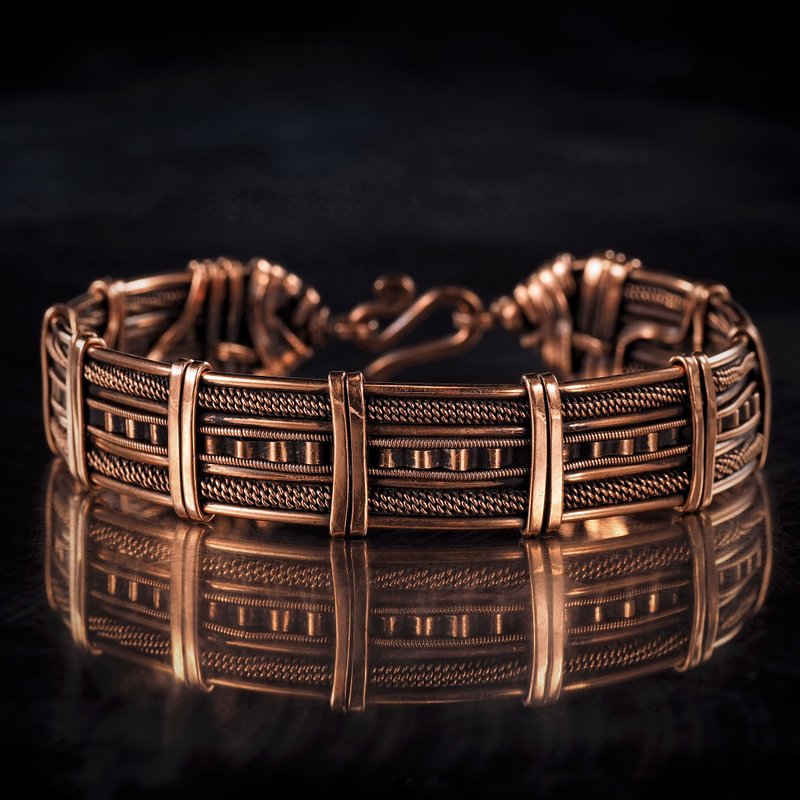 Handmade copper bracelet Unique wire wrapped metal bangle Antique style jewelry - 手鍊/手環 - 銅/黃銅 金色