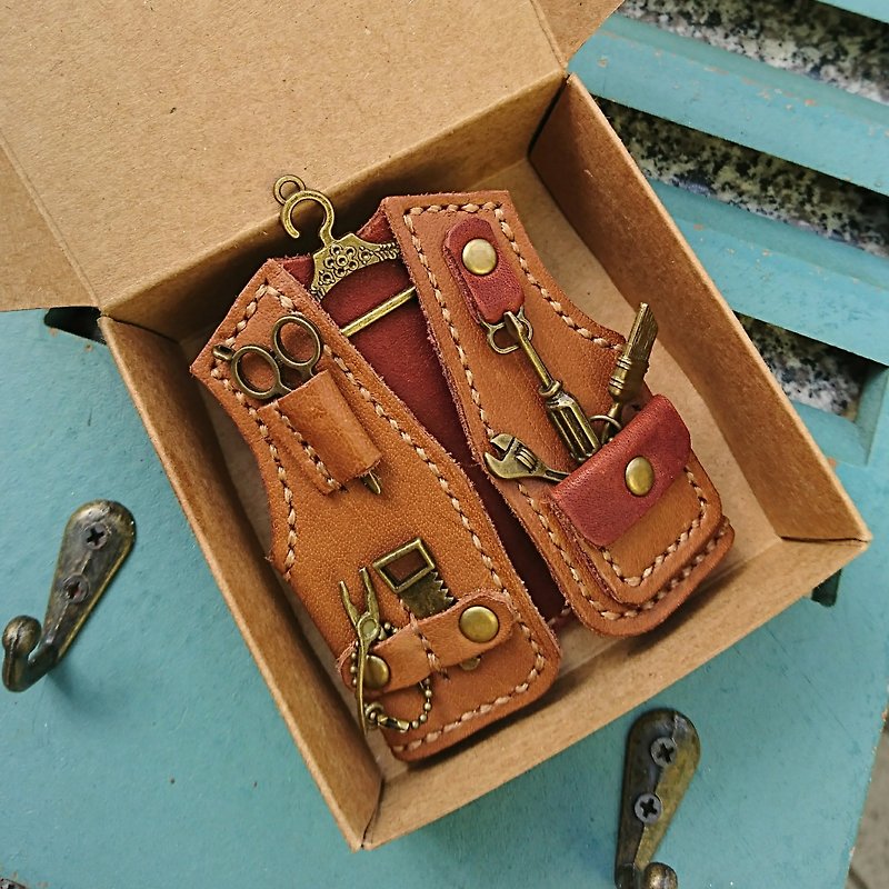 Leather gadgets-handmade mini leather vest necklace/pin/pendant - สร้อยคอ - หนังแท้ สีนำ้ตาล