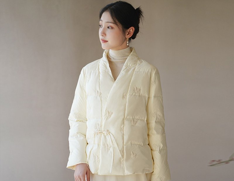 新中式 羽絨服冬季新鴨絨短上衣中國風盤扣漢服外套 - 女大衣/外套 - 絲．絹 白色