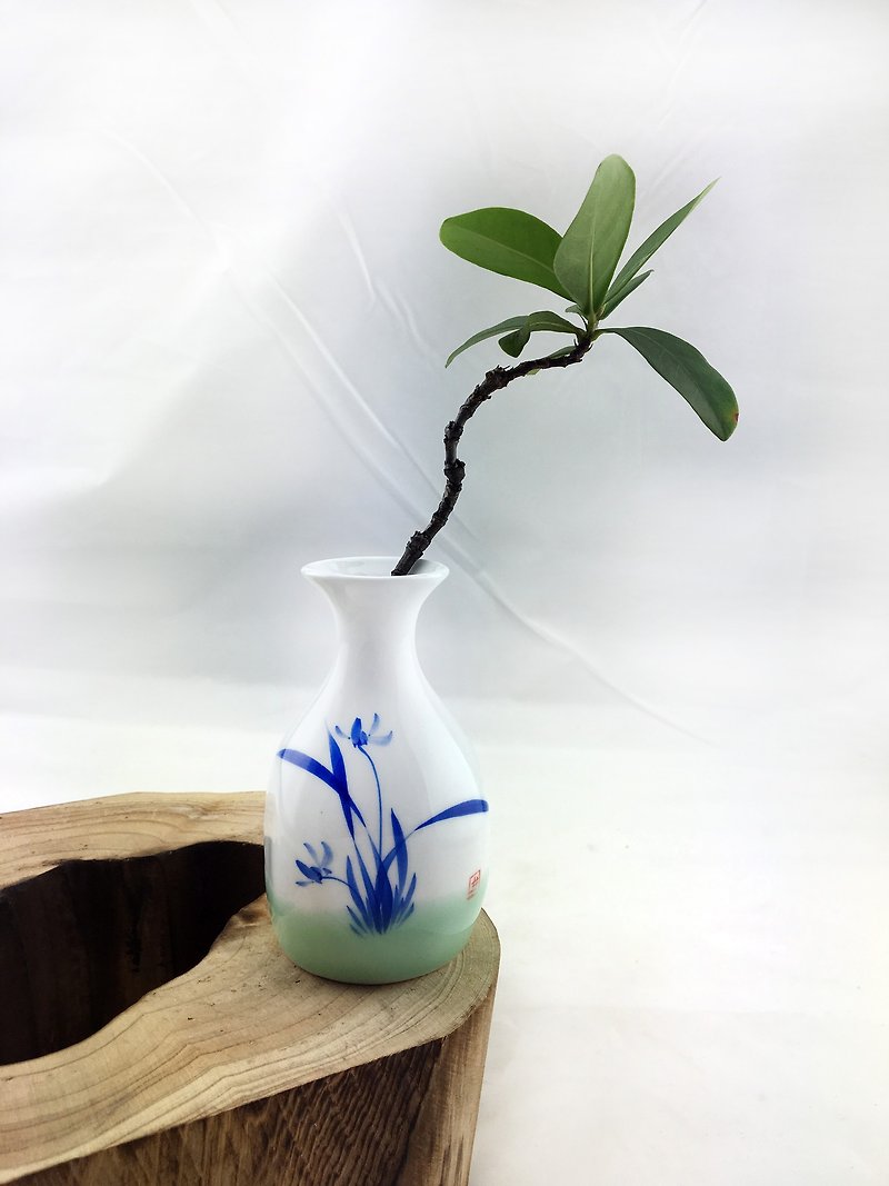 CereiZ生活療癒・手繪荷葉小花瓶 - 花瓶/花器 - 陶 綠色