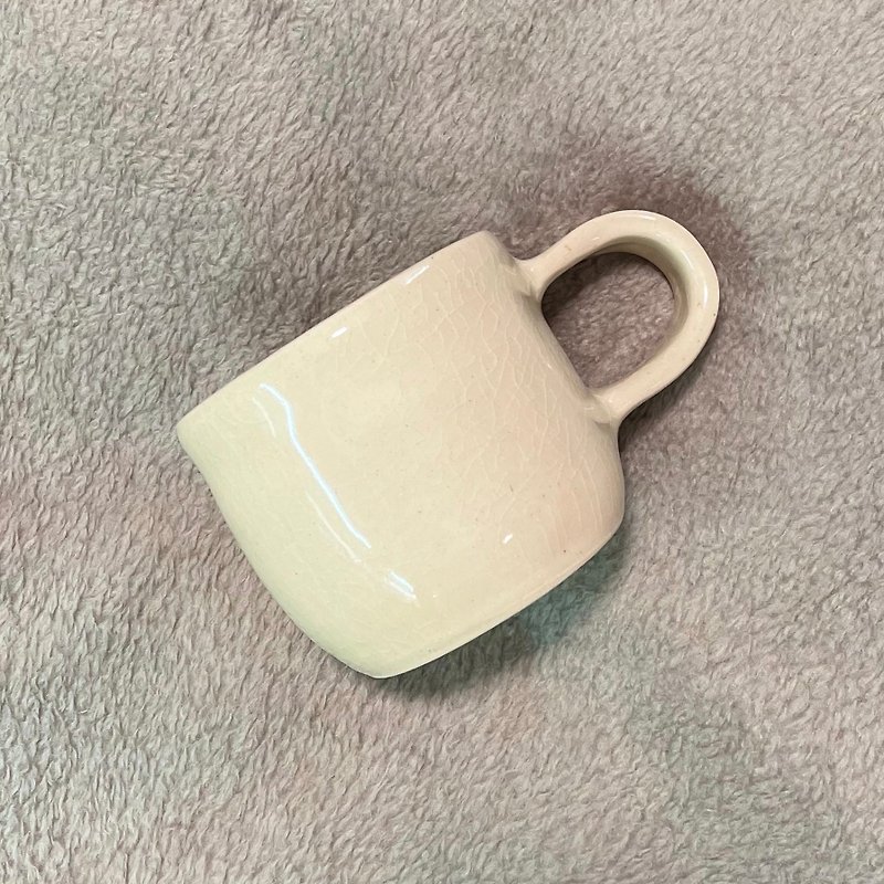 Ceramics Coffee Mug - Ear Mug - แก้วมัค/แก้วกาแฟ - ดินเผา ขาว