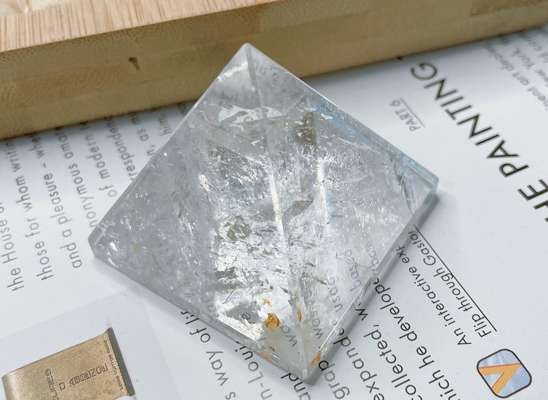 能量擺件 水晶 原礦  原石 金字搭招財消磁 白水晶 - 擺飾/家飾品 - 水晶 白色