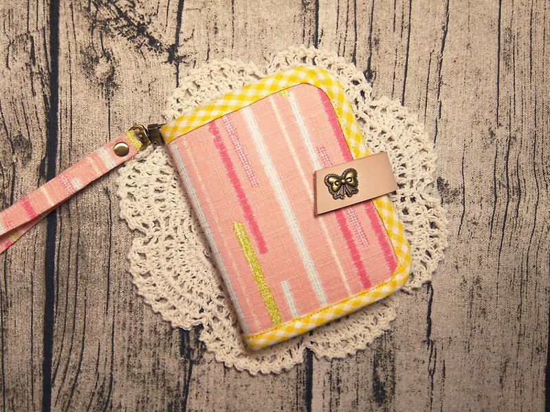 Chomii. Short clip wallet pink stripe - กระเป๋าสตางค์ - ผ้าฝ้าย/ผ้าลินิน สึชมพู
