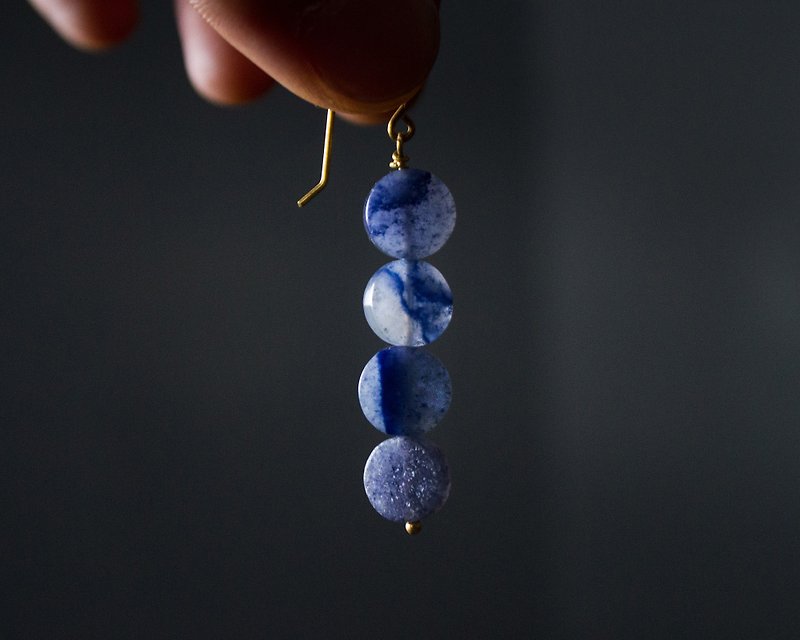 Round Blue East Ling Jade Earrings-Clip Earrings - ต่างหู - วัสดุอื่นๆ สีน้ำเงิน