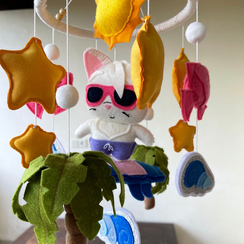 Crib Felt Mobile Nursery Decor Baby Shower Gift Cat Surfer - 嬰幼兒玩具/毛公仔 - 其他人造纖維 多色