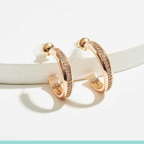 SOIRÉE BY N.Y. 蒔華芮設計師輕珠寶 單圈排鑽耳環(共兩色)