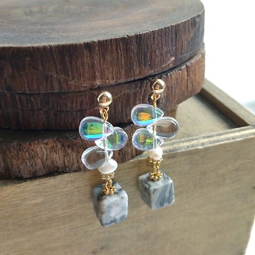 Aiyana Aiyana 水滴珠系列 地圖石 天然淡水珍珠 琉璃 耳環 - 耳針/耳夾
