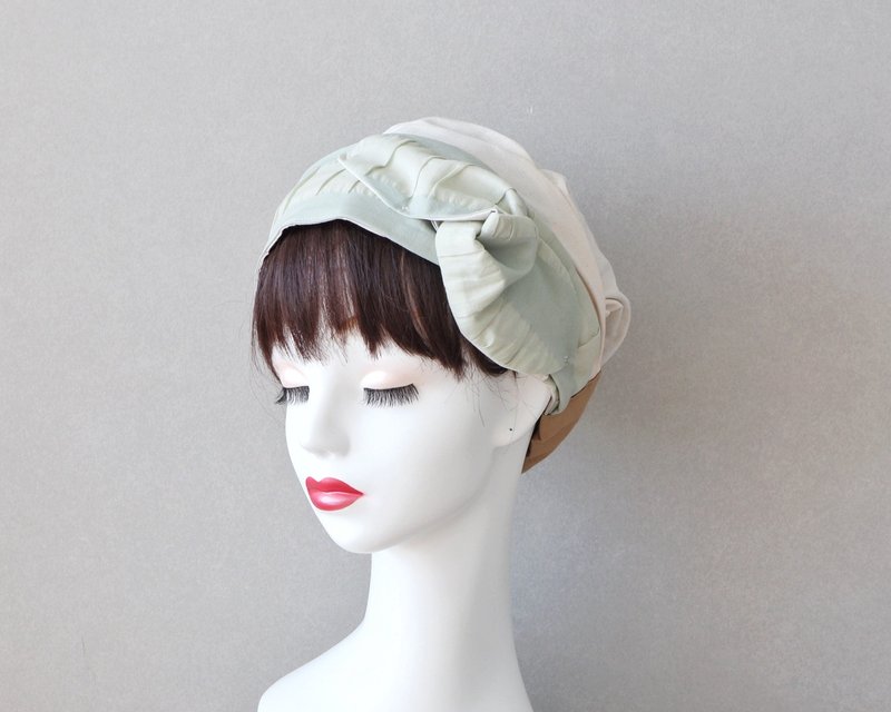 Mint green 3D patterned sash ribbon and cream colored hair turban Medical cap/Care cap Care cap - เครื่องประดับผม - ผ้าฝ้าย/ผ้าลินิน สีเขียว